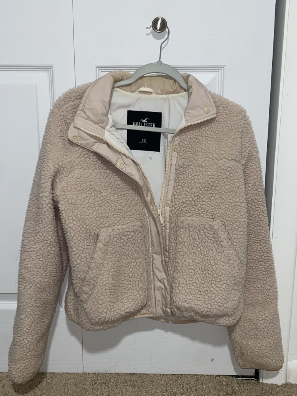 Hollister Women's Cream Teddy Sherpa Jacket